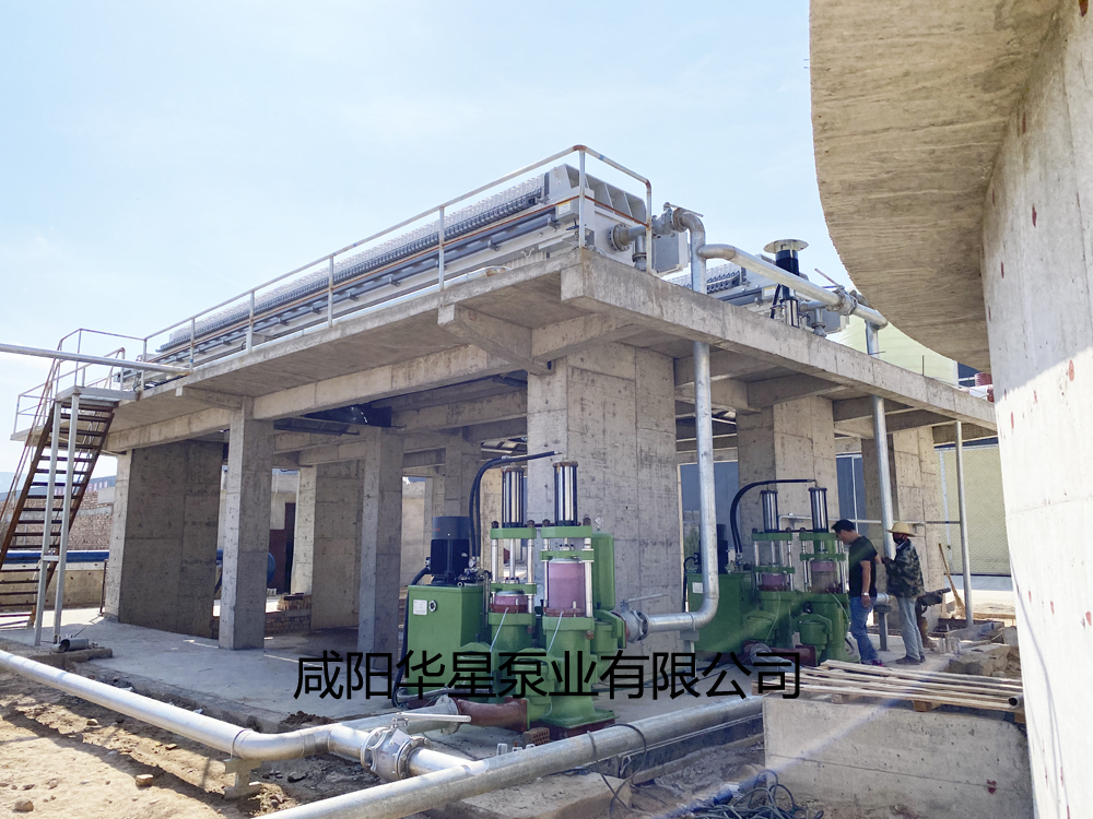 柱塞泥漿泵用于壓濾機進料現(xiàn)場